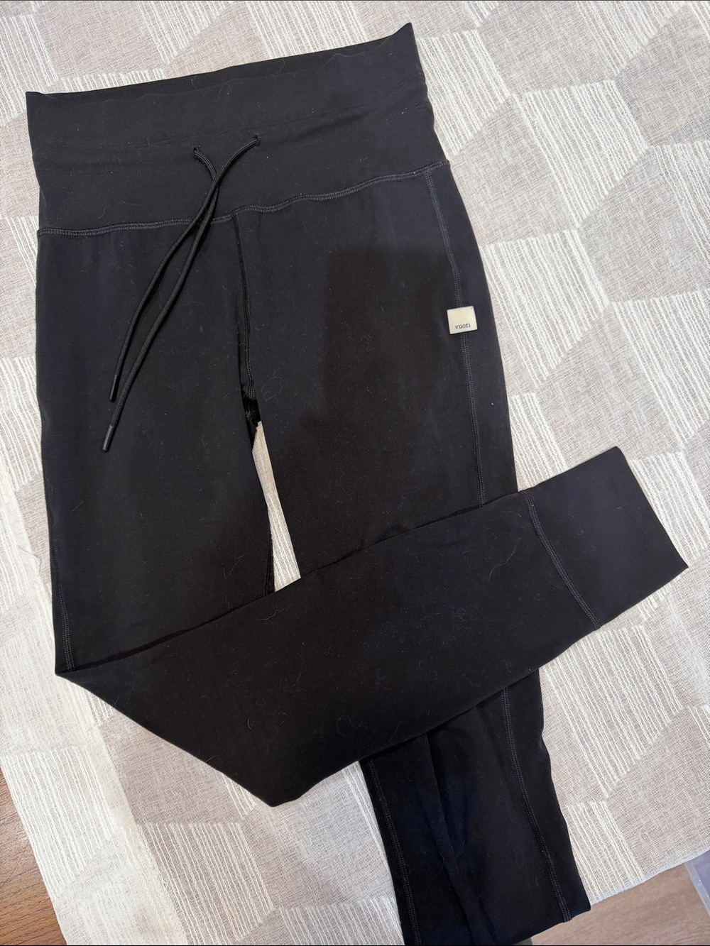 Vuori Black Daily Leggings Performance Drawstring Leggings